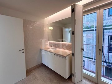 ide1a8b501-0000-0500-0000-000017bbb06a