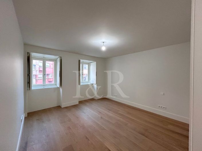 Image No.9-3 Bed Apartment for sale