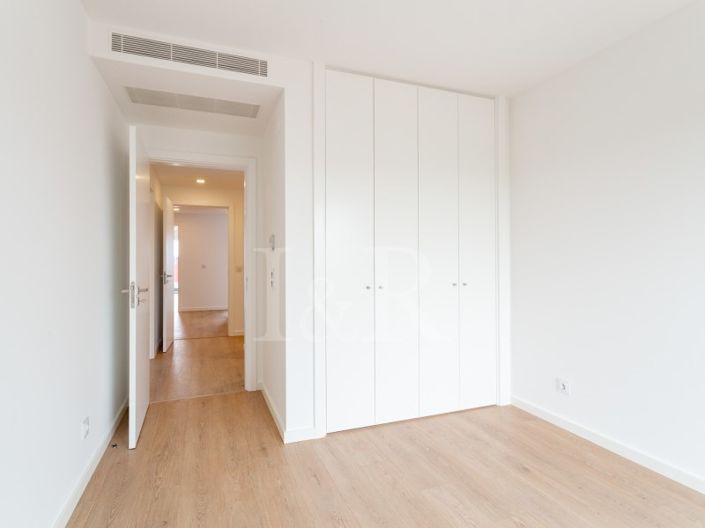 Image No.25-3 Bed Apartment for sale