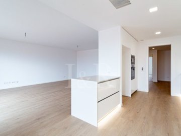 id749abc01-0000-0500-0000-0000183dcab2