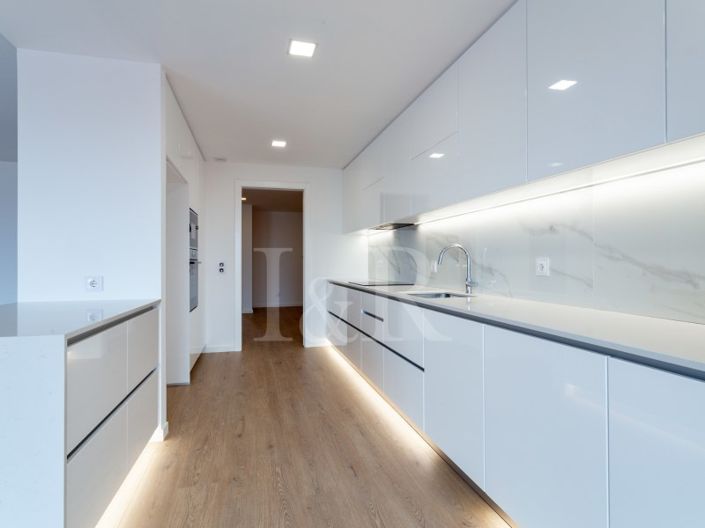 Image No.9-3 Bed Apartment for sale