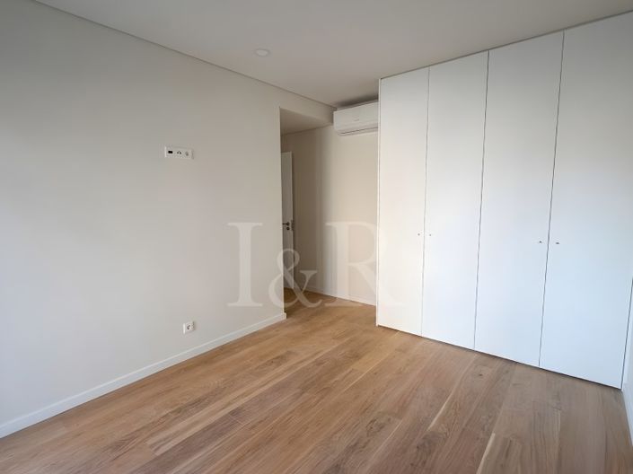 Image No.17-3 Bed Apartment for sale