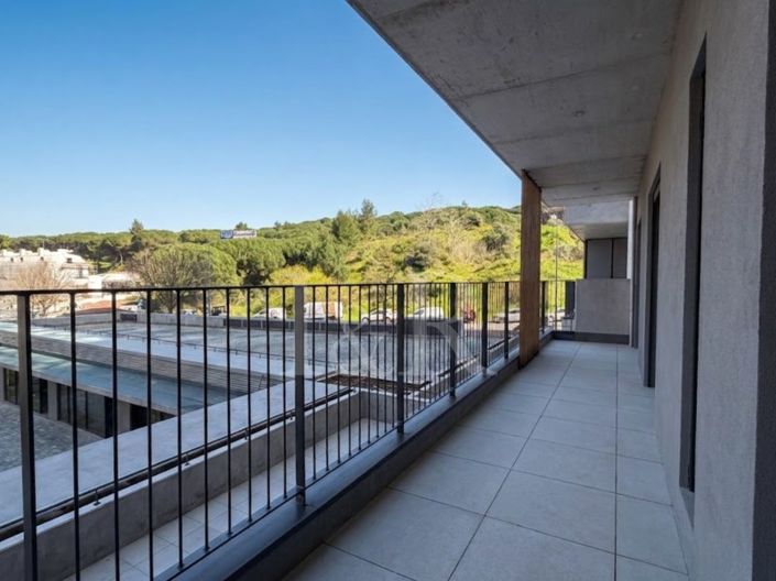 Image No.20-3 Bed Apartment for sale