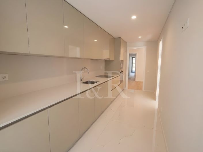 Image No.9-3 Bed Apartment for sale