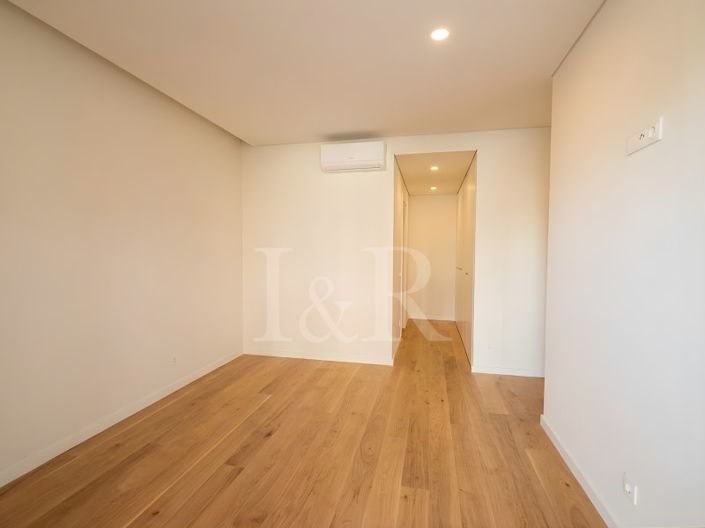 Image No.13-3 Bed Apartment for sale