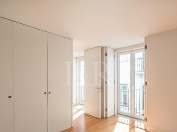 idfa7a4d00-0000-0500-0000-00001866e8eb