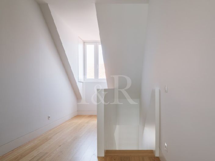 Image No.17-2 Bed Apartment for sale