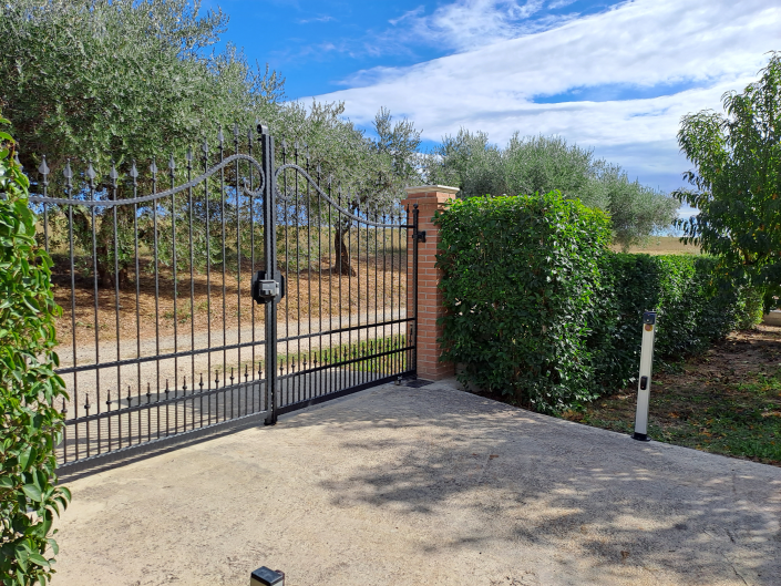 Image No.1-2 Bed House/Villa for sale