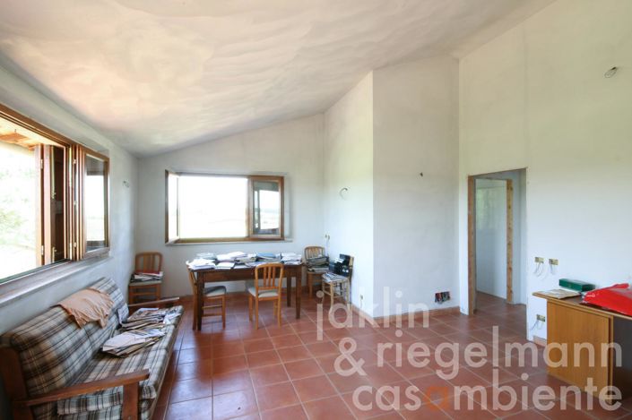 Image No.36-8 Bed Farmhouse for sale