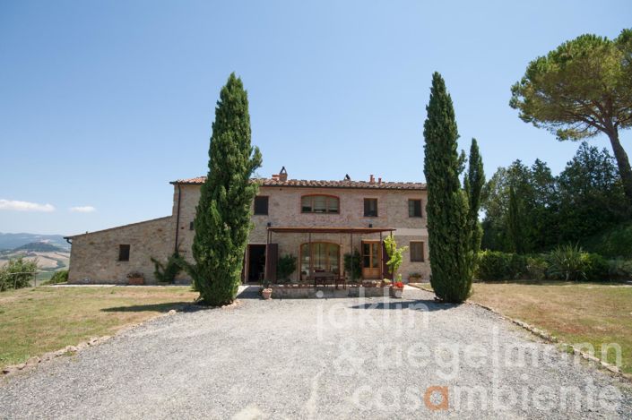Image No.1-8 Bed Farmhouse for sale