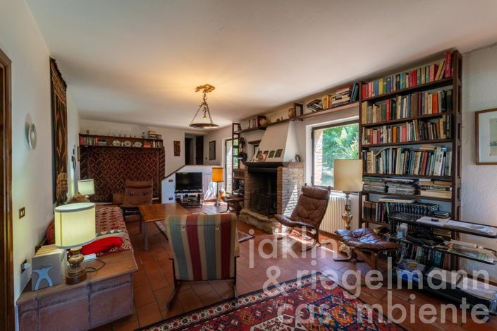 Image No.33-4 Bed Country House for sale