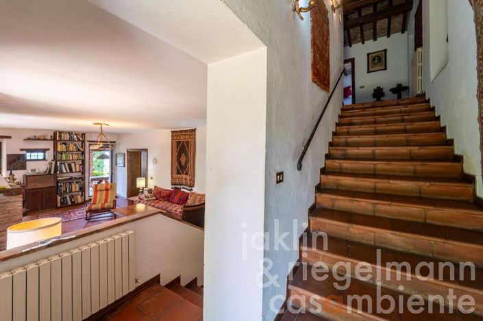 Image No.42-4 Bed Country House for sale