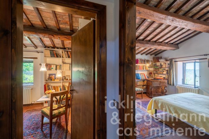 Image No.44-4 Bed Country House for sale