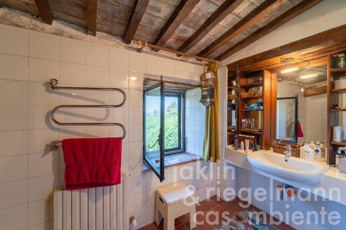 Image No.48-4 Bed Country House for sale