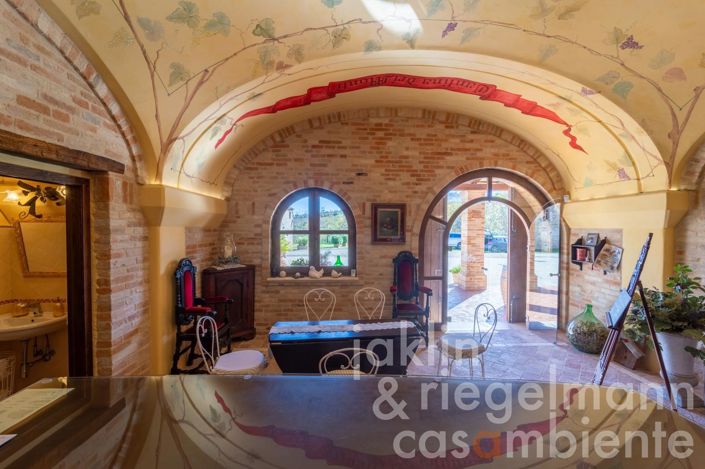 Image No.10-Ferme de 10 chambres à vendre à Fermo