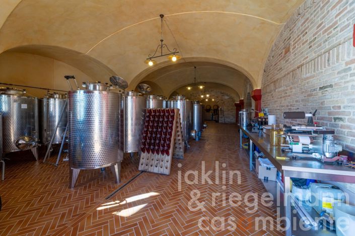 Image No.11-Ferme de 10 chambres à vendre à Fermo