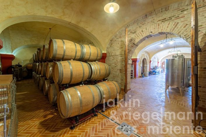 Image No.14-Ferme de 10 chambres à vendre à Fermo