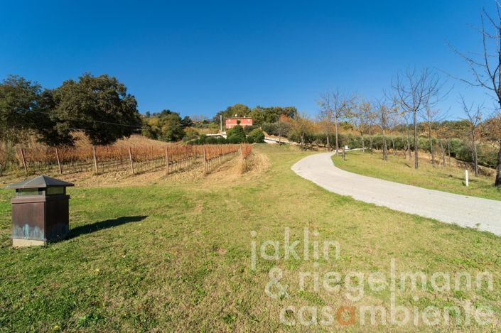 Image No.17-Ferme de 10 chambres à vendre à Fermo
