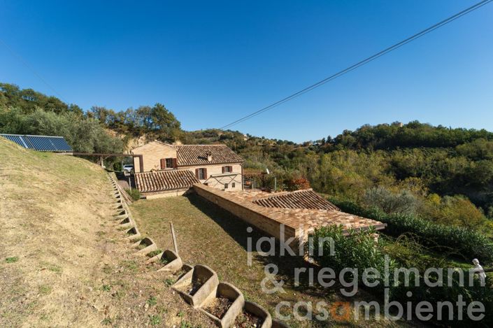 Image No.23-Ferme de 10 chambres à vendre à Fermo