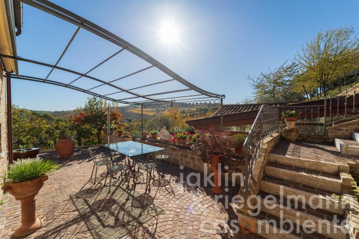 Image No.30-Ferme de 10 chambres à vendre à Fermo