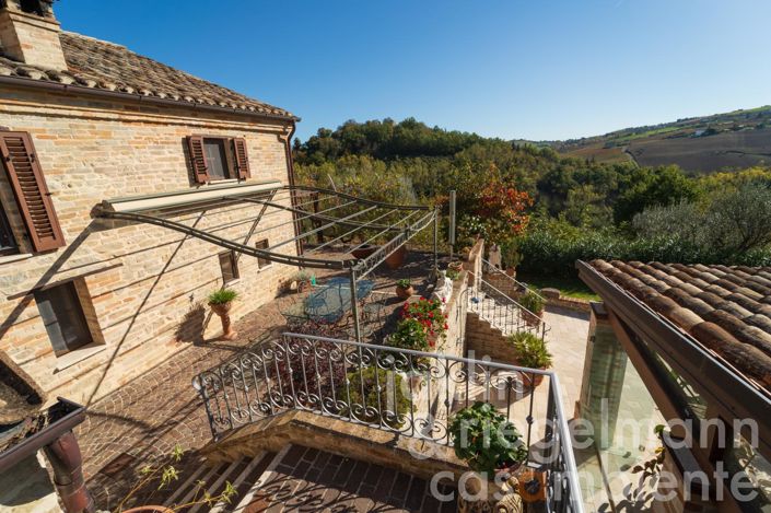 Image No.31-Ferme de 10 chambres à vendre à Fermo