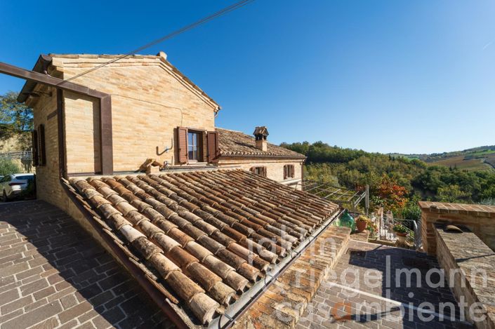 Image No.32-Ferme de 10 chambres à vendre à Fermo