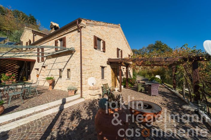 Image No.33-Ferme de 10 chambres à vendre à Fermo