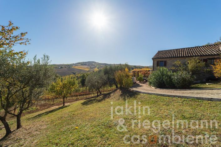 Image No.37-Ferme de 10 chambres à vendre à Fermo