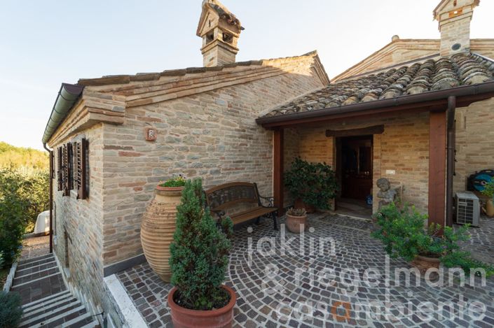 Image No.39-Ferme de 10 chambres à vendre à Fermo