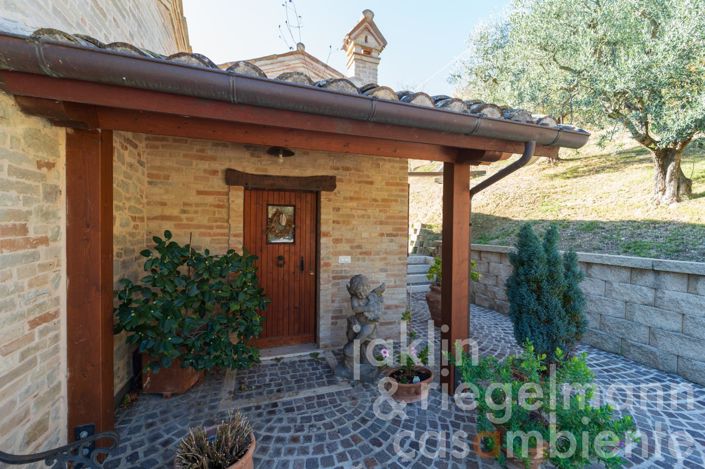 Image No.40-Ferme de 10 chambres à vendre à Fermo