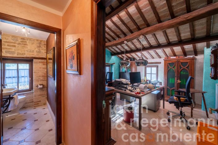 Image No.54-Ferme de 10 chambres à vendre à Fermo