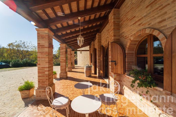 Image No.6-Ferme de 10 chambres à vendre à Fermo