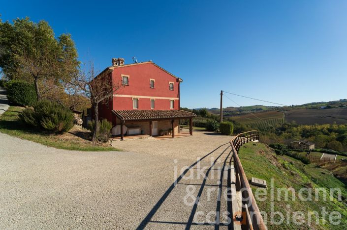 Image No.65-Ferme de 10 chambres à vendre à Fermo