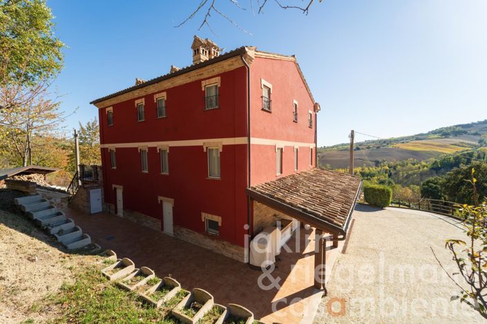 Image No.66-Ferme de 10 chambres à vendre à Fermo