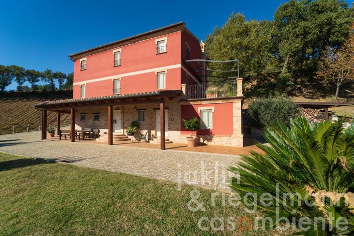 Image No.69-Ferme de 10 chambres à vendre à Fermo
