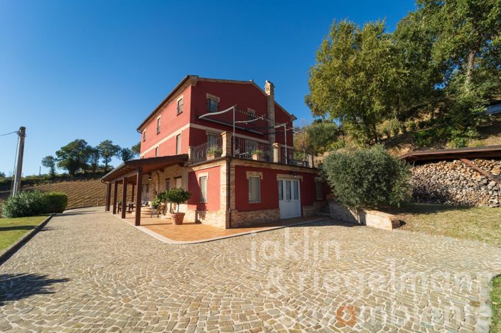 Image No.70-Ferme de 10 chambres à vendre à Fermo