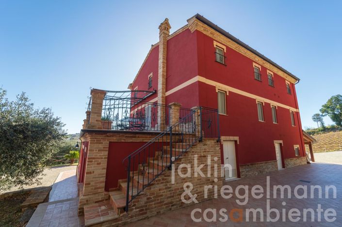 Image No.72-Ferme de 10 chambres à vendre à Fermo