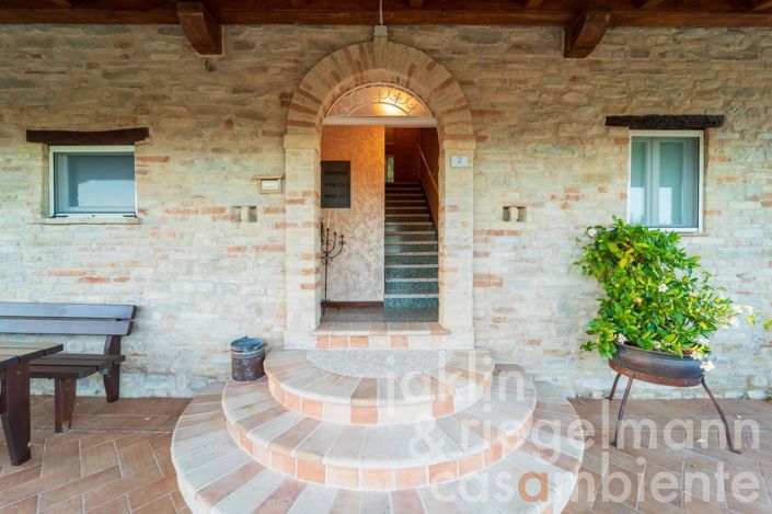 Image No.75-Ferme de 10 chambres à vendre à Fermo