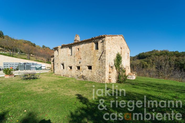 Image No.93-Ferme de 10 chambres à vendre à Fermo