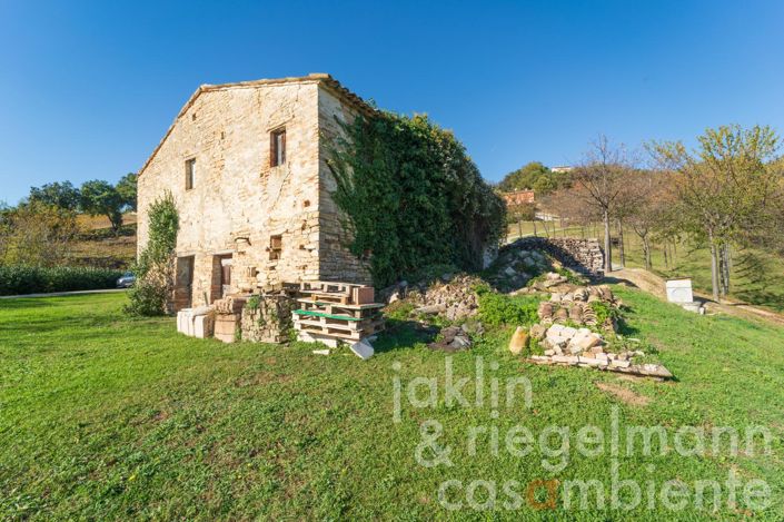 Image No.94-Ferme de 10 chambres à vendre à Fermo
