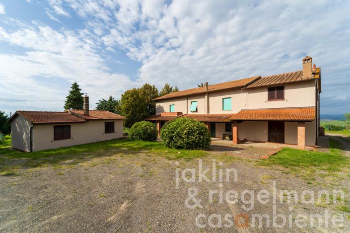 Image No.21-7 Bed Farmhouse for sale