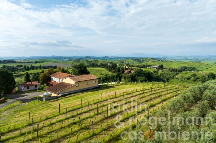 Image No.5-7 Bed Farmhouse for sale