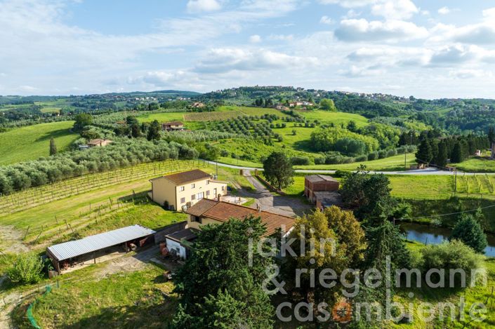 Image No.7-7 Bed Farmhouse for sale
