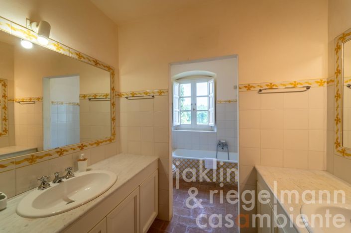 Image No.63-6 Bed Country House for sale