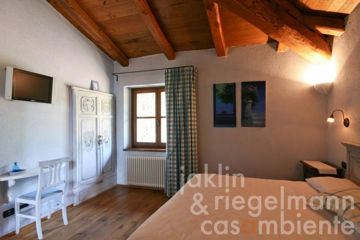 Image No.31-8 Bed Country House for sale