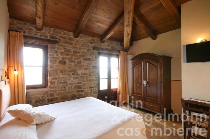 Image No.34-8 Bed Country House for sale