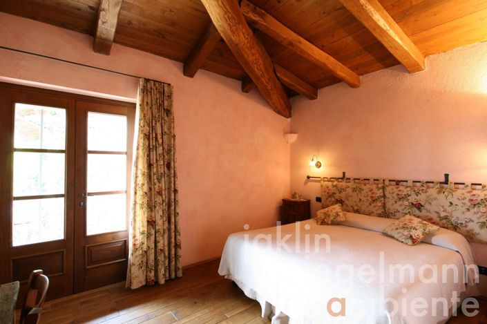 Image No.36-8 Bed Country House for sale