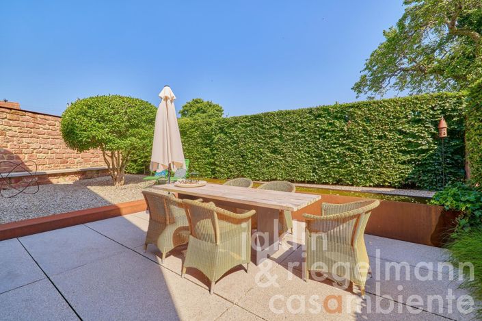 Image No.17-11 Bed Hotel for sale