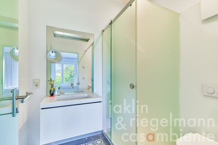 Image No.19-11 Bed Hotel for sale