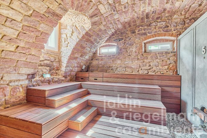 Image No.24-11 Bed Hotel for sale